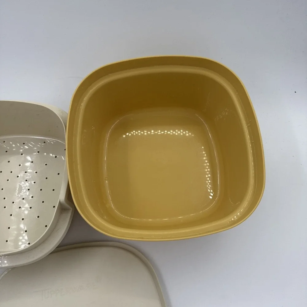 VINTAGE 3 PIECE GOLD MICROWAVE SQUARE STEAMER 887, 888, 889 GOOD CONDITION